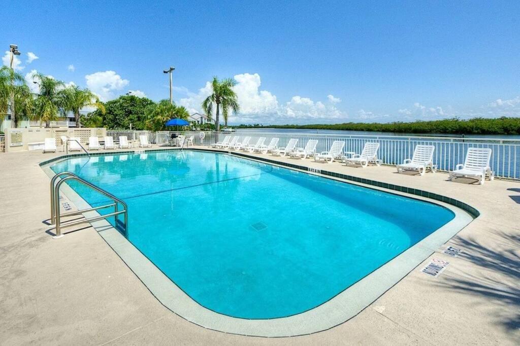River Delight,Studio109, Beach & Pool Steps Away + Wifi Ruskin Esterno foto